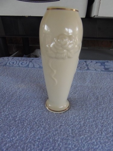 Lenox bud vase creme - lenox,